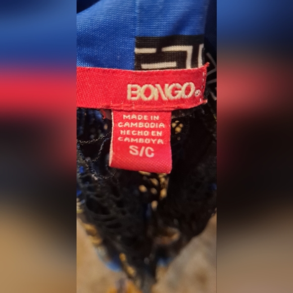 Beautiful Lace Detailed Top size Small - Picture 5 of 6